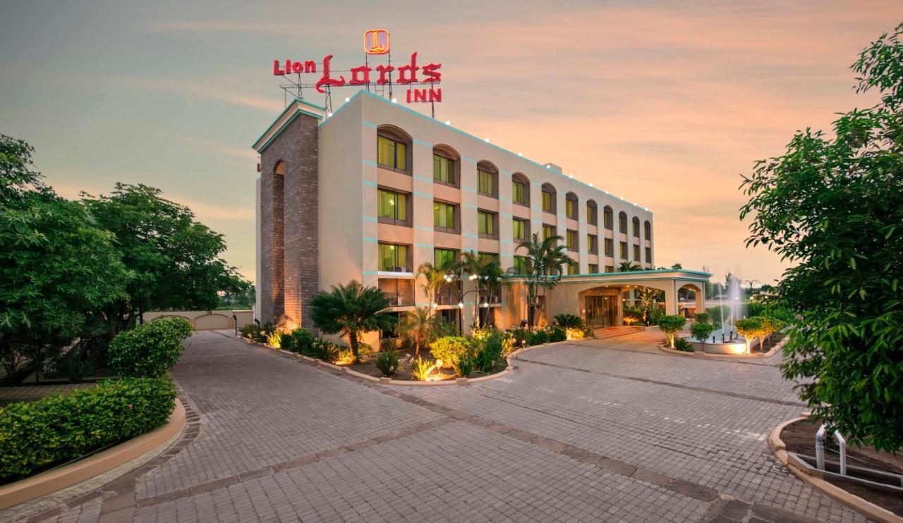 Lion Lords Inn Rājula Exterior foto